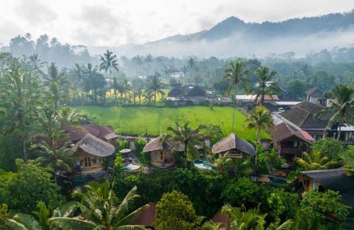 Selat Cabin | Aura Cendana Hill Sidemen by AGATA
