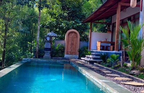 Banjartegehe Bed & Breakfast | AVYANA sanctuary