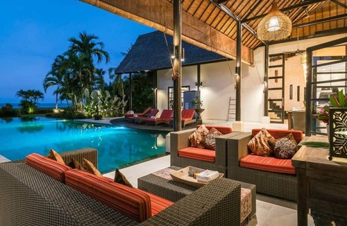Banjartegehe Villa | Bali luxery beach villa near lovina