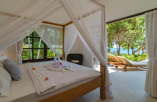 Banjartegehe Villa | Bersama - luxury beachfront villa!