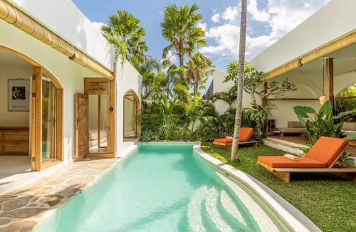 Umalas Villa | Canggu Villa with Pool | Near Cafés | Near Beaches