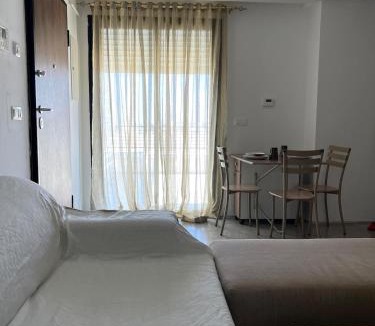 Les Jardins d'El Menzah 1 Apartment | Comfortable and Fresh Apartment