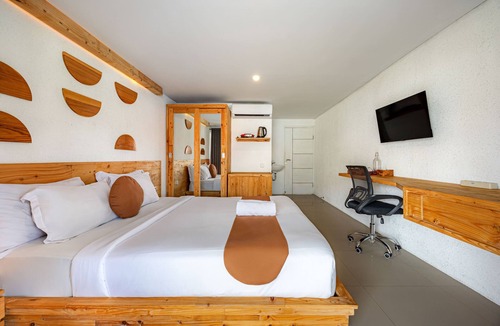 Tumbak Bayuh Hotel | Cove Wong Village