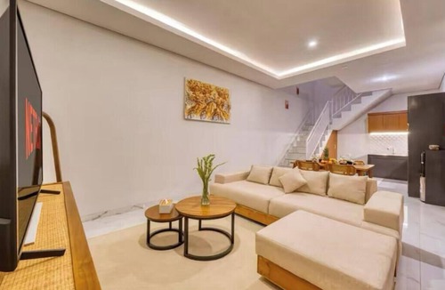 Kekeran Villa | Cozy 3-bedroom villa in Tumbak Bayuh with cool AC breeze Near Canggu