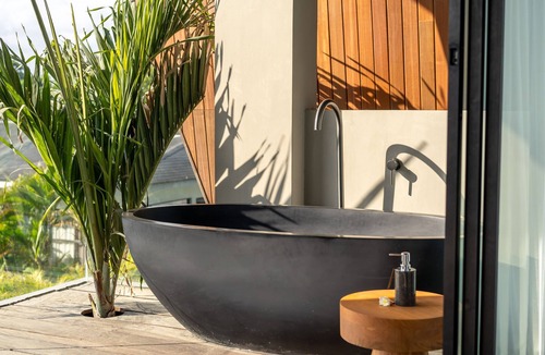 Berawa Villa | Design-Forward Villa | Pool Retreat | Beach Nearby