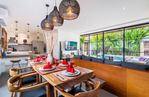 Kerobokan House | Designer 3BR w/Private Pool 5' drive @Beach BBQ Facility Seminyak–Canggu