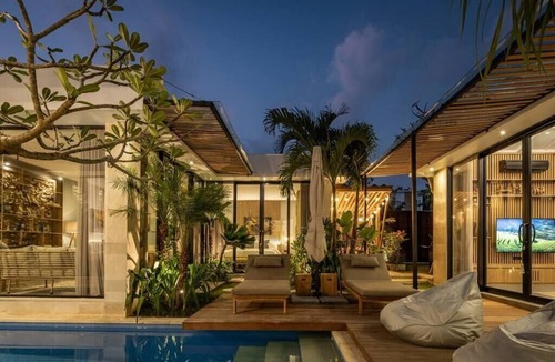 Bukit Villa | Elegant Uluwatu 3BR Villa | Near Beaches and Pool