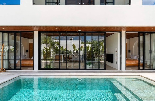 Padonan Villa | Enclosed Modern 3BR, with Private Pool & Sunken Lounge
