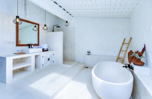 Tulamben Hotel | Executive deluxe room at kanna seafront estate