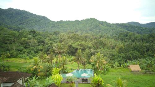 Sidemen Villa | Green Hill Bungalows