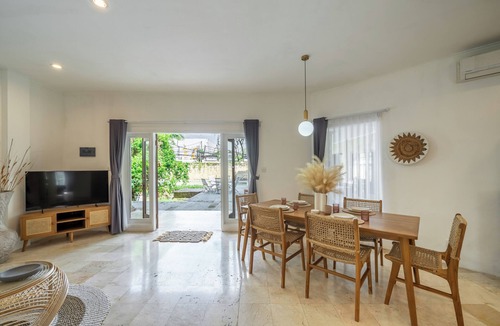 Petitenget Apartment | Heart of Seminyak 2 bed 2 bath 2 pools super quiet. Walk to Seminyak beach