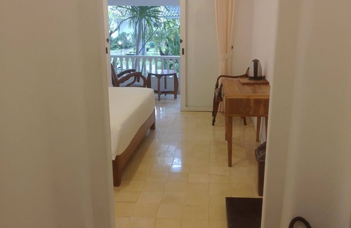 Sanur Hotel | Hotel Puri Tempo Doeloe within a 15-minute drive of Sanur Beach and Kuta Beach.