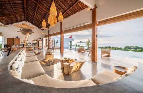 Banjartegehe Villa | Infinity Pool Cinema Lounge Hilltop Sea Views