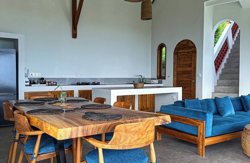 Penida Island House | Infinity Pool Villa · Ocean & Volcano Views · Private Hillside Retreat