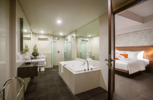 Kuta Hotel | J4 Hotels Legian