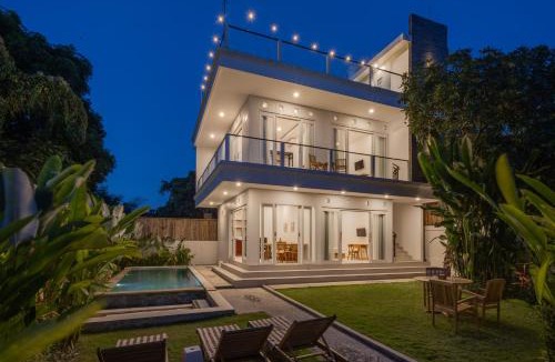 Batu Bolong Villa | Kaizen NEW Modern 3BR Rooftop Cinema Canggu