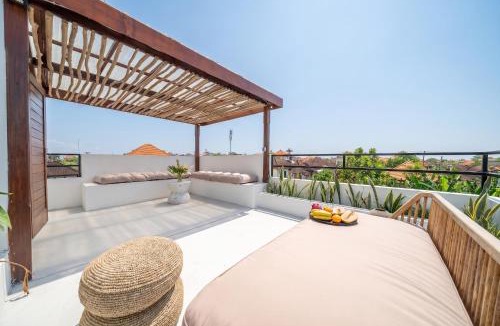 Umalas Villa | Kutesa Villa - Hidden Retreat with Rooftop & Town Views