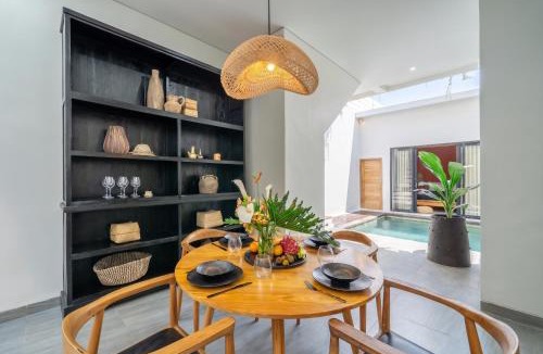 Umalas Villa | Kutesa Villa - Hidden Retreat with Rooftop & Town Views
