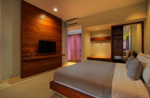 Petitenget Hotel | Lovely room with amazing view of the surrounding landscape