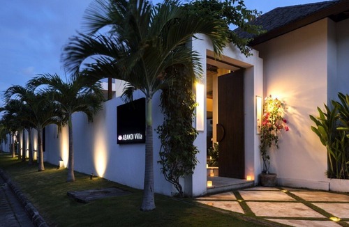 Drupadi Villa | Luxury, 4Bedroom Family Friendly Villa in Seminyak
