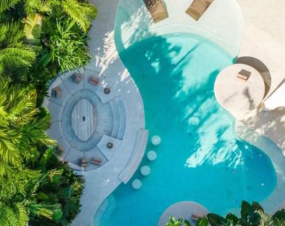 Umalas Villa | Luxury 6BR Tropical Villa with Beach Club Pool