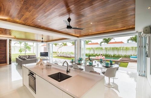 Sunset Road House | Luxury Elegant Villa Centre Of Seminyak