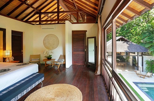Petitenget Villa | Luxury Villa Seminyak, big pool & big garden!