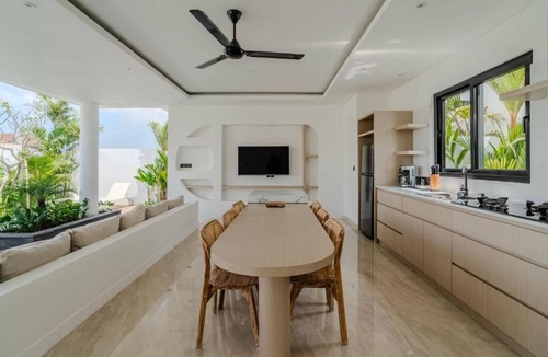 Padonan Villa | Majys 4 Villa by Tasvan
