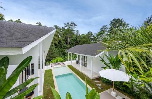 Kedewatan Villa | Mansión Las Puertas de la Selva
