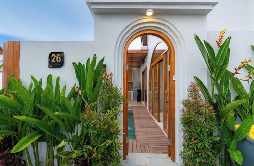 Singakerta Villa | Modern 2BR Ubud Open Living Villa - Pool and Bathtub