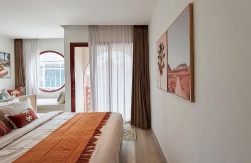 Pererenan Hotel | NEON ROSE Motel