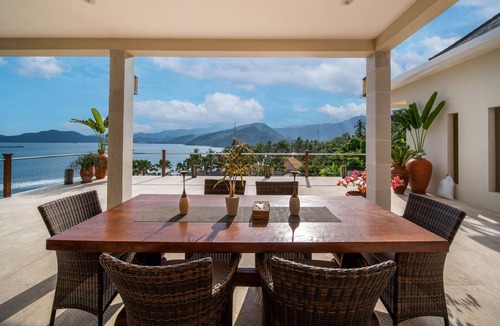 Candi Dasa Villa | Oceanview 4BR Villa,Infinity Pool in East Bali
