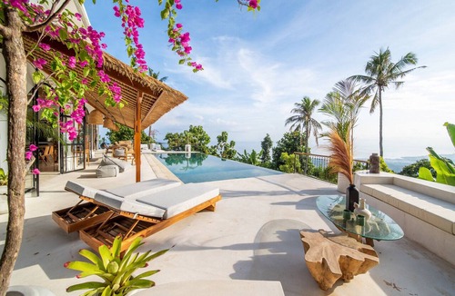 Banjar Villa | Open Living Spaces Jungle Infinity Pool Lovina