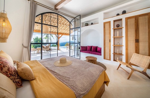 Banjar Villa | Open Living Spaces Jungle Infinity Pool Lovina