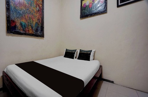 Probolinggo Hotel | OYO 95290 Incess Diana Syariah