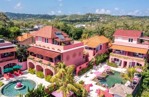 Uluwatu Hotel | PinkCoco Uluwatu - Constant Surprises & for Cool Adults Only