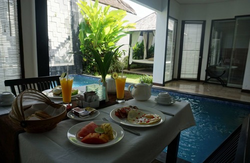Sunset Road Villa | Privacy, Romantic, Elegant & Perfect Location