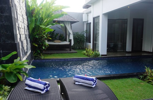 Sunset Road Villa | Privacy, Romantic, Elegant & Perfect Location