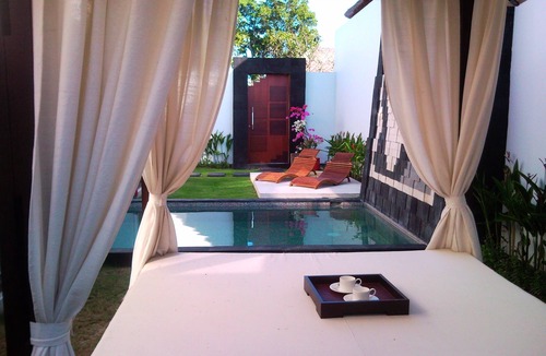 Sunset Road Villa | Privacy, Romantic, Elegant & Perfect Location