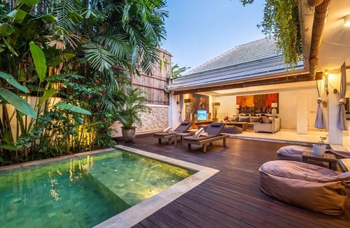 Berawa Villa | Private Pool Berawa Stay Walk to Finns