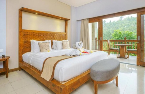 Kelusa Hotel | Private suite in Ubud, sleeps 2 people, surrounded by lush green surroundings