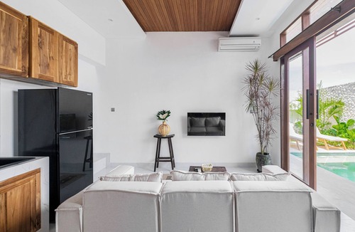 Munggu Villa | Quiet 3BR Villa with Ricefield View and Private Pool, 5 Mins to beach