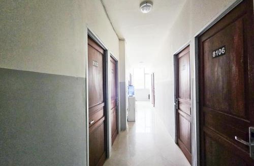 Gubeng Hotel | RedDoorz at AVA Guesthouse Pucang Anom Timur