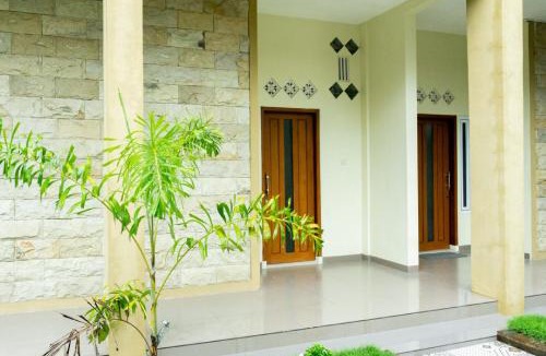 Ngawi House | RedDoorz near Benteng Van Den Bosch