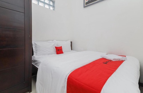 Jember Hotel | RedDoorz Syariah Papian near Universitas Jember