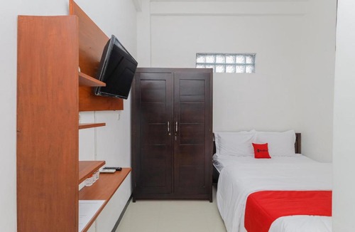 Jember Hotel | RedDoorz Syariah Papian near Universitas Jember