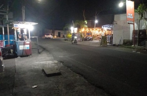 Padonan House | RENTAL CAR BIKE kost Syariah & VILLA BERAWA CANGGU TAXI AIRPORT