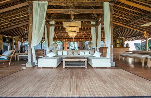 Banjar Semer Villa | Rice Field View 5BR Villa - W/Jacuzzi & Swimming Pool!