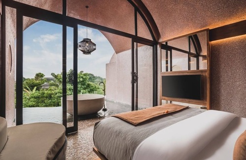 Sanur Resort | Romantic 1BR Grand Suite Near Sanur Beach