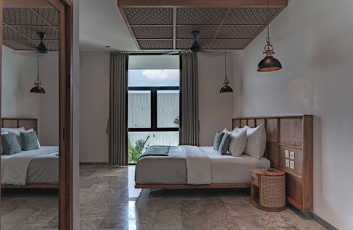 Dewi Sri Hotel | Royal 3 Bedroom Villa Legian